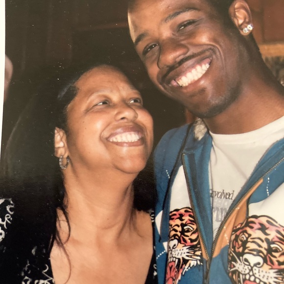 Like this flyer to be notified when I do a show! Thank you for your support! - Picture 6 of 7